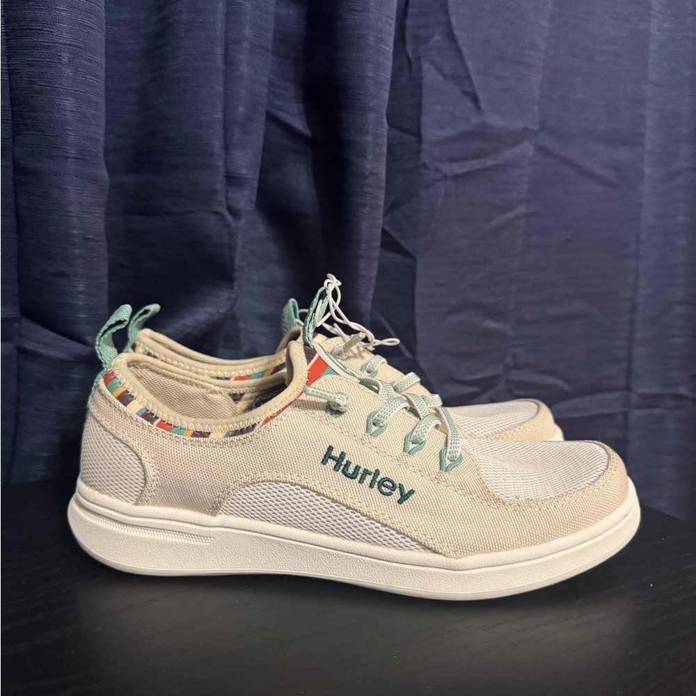 Hurley Beige and Teal Sneakers NEW - Picture 1 of 5